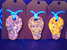 Load image into Gallery viewer, Yooperlites Carved Skull Necklace