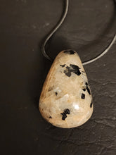 Load image into Gallery viewer, #20 Yooperlites polished necklace