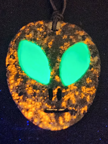 #21 Yooperlites Alien Pendant