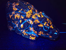 Load image into Gallery viewer, X-Large Yooperlites Dragon Carving zuni