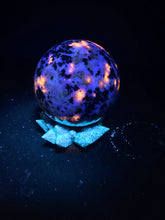 Load image into Gallery viewer, "Solar Flare" Yooperlites sphere by Erik Rintamaki