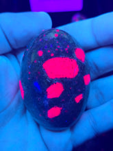 Load image into Gallery viewer, Ruby in Fuschite Palm Stone