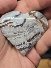 Load image into Gallery viewer, Crazy Lace Agate Hearts Shortwave 255nm UV reactive