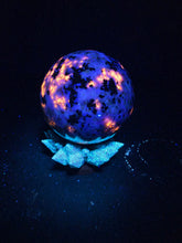 Load image into Gallery viewer, "Solar Flare" Yooperlites sphere by Erik Rintamaki