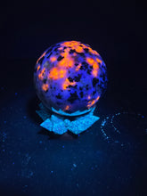 Load image into Gallery viewer, "Solar Flare" Yooperlites sphere by Erik Rintamaki