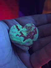 Load image into Gallery viewer, Crazy Lace Agate Hearts Shortwave 255nm UV reactive