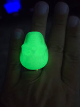 Load image into Gallery viewer, Skull Glow Ring