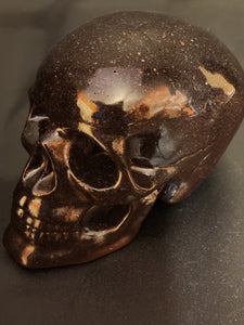 Resin skull with Yooperlite and Willemite